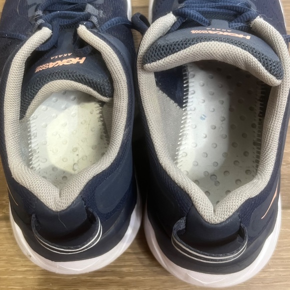 Hoka Aktas Women's Running Shoes, Navy/ Rose Gold, Size 8.5 No insoles, Athletic - Picture 3 of 11